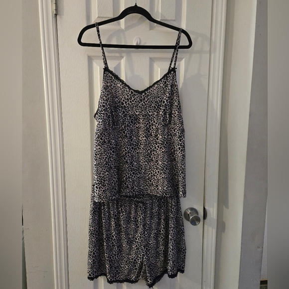 2x slinky pajama set - Picture 1 of 6